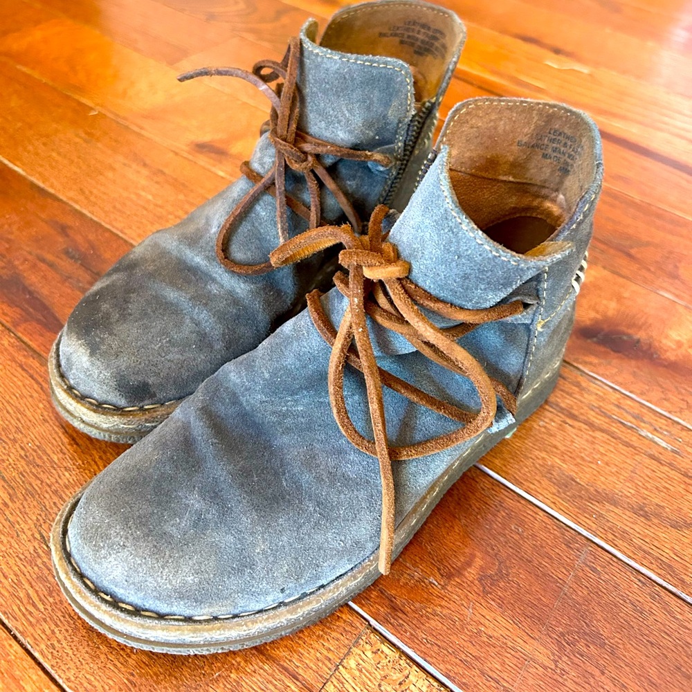 Born Calyn boots- distressed grey- size 6.5